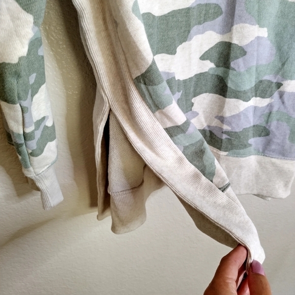 Aerie Good Vibes Camo oversized Sweater sz L - Picture 2 of 7